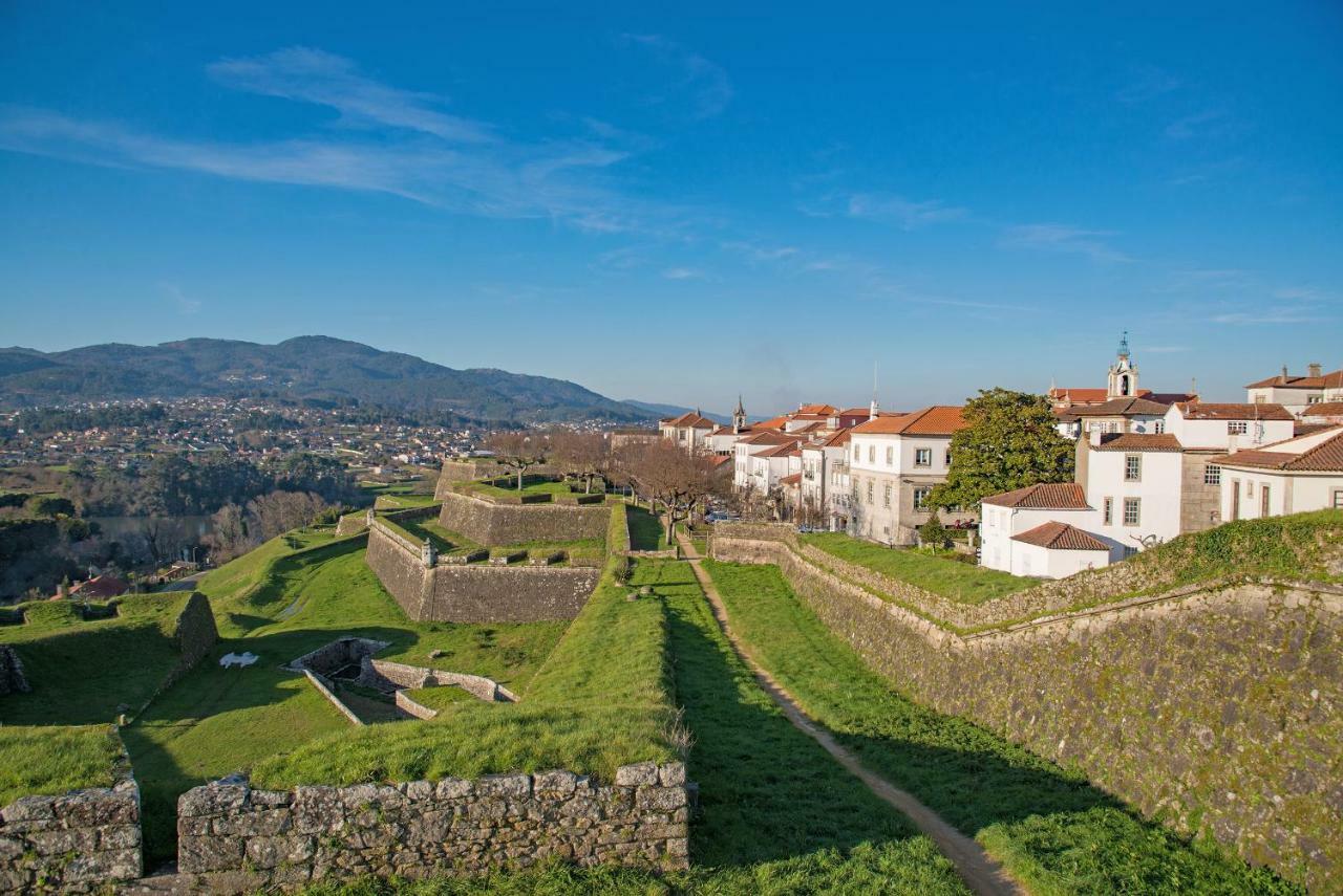 Alojamento Da Vila Hotel Valenca Exterior photo